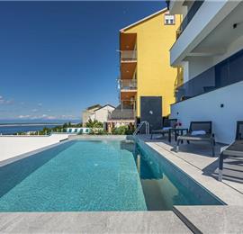 4 bedroom villa with infinity pool and sea views in Crikvencia, Rijeka, sleeps 8
